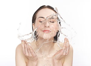 根據(jù)膚質選潔面 5種不同膚質的冬日潔面法則